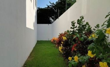 C106 Venta casa nueva con alberca 4 recámaras  Ixtapa  Zona Campo de Golf