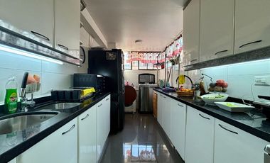 Se Vende Amplio Departamento 3 Dormitorios + 2 Estacionamientos. Providencia