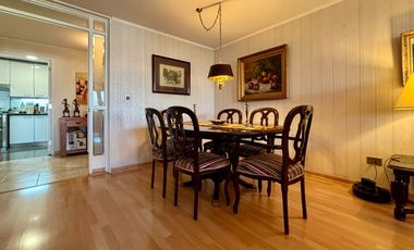 Se Vende Amplio Departamento 3 Dormitorios + 2 Estacionamientos. Providencia