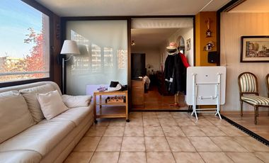 Se Vende Amplio Departamento 3 Dormitorios + 2 Estacionamientos. Providencia