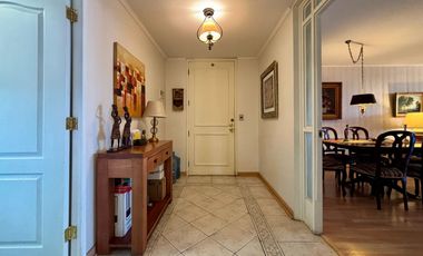 Se Vende Amplio Departamento 3 Dormitorios + 2 Estacionamientos. Providencia
