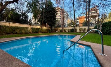 Se Vende Amplio Departamento 3 Dormitorios + 2 Estacionamientos. Providencia