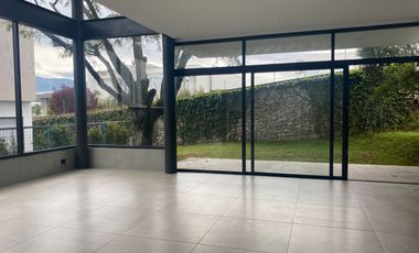 Casa de Renta en Puembo, 3 Dorms, Urbanización de Lujo Cerca Al Club Arrayanes.
