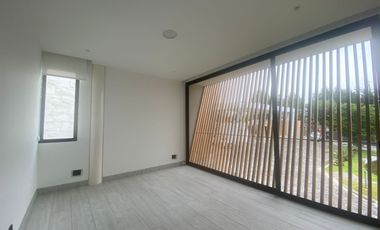 Casa de Renta en Puembo, 3 Dorms, Urbanización de Lujo Cerca Al Club Arrayanes.