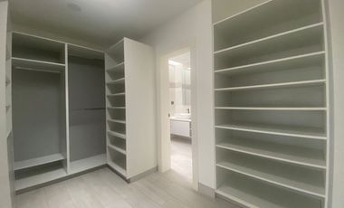 Casa de Renta en Puembo, 3 Dorms, Urbanización de Lujo Cerca Al Club Arrayanes.