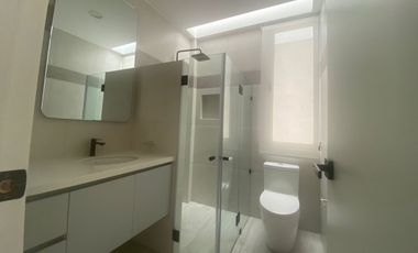 Casa de Renta en Puembo, 3 Dorms, Urbanización de Lujo Cerca Al Club Arrayanes.