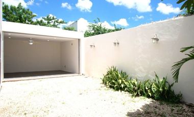 Venta de casa de 2 pisos con 4 recamaras en zona norte de Mérida dentro de la Ciudad