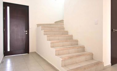 Venta de casa de 2 pisos con 4 recamaras en zona norte de Mérida dentro de la Ciudad