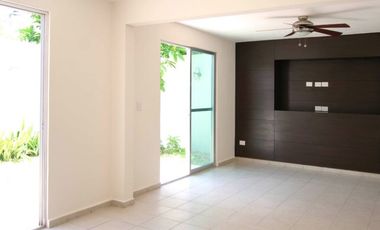 Venta de casa de 2 pisos con 4 recamaras en zona norte de Mérida dentro de la Ciudad