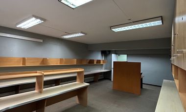 Se Arrienda Oficina ideal para call center , a pasos de Metro U de chile