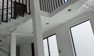 🔴En Venta🔴 🏠🏠Casa estilo minimalista, ubicada en Fraccionamiento “Los Frailes” cerca de hospitales y escuelas (Universidad del Futbol, La Salle, I