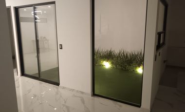 🔴En Venta🔴 🏠🏠Casa estilo minimalista, ubicada en Fraccionamiento “Los Frailes” cerca de hospitales y escuelas (Universidad del Futbol, La Salle, I