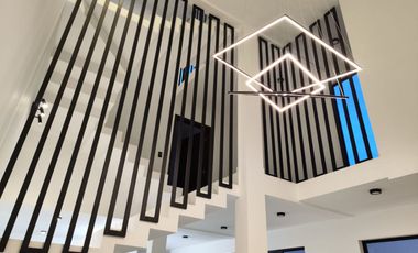 🔴En Venta🔴 🏠🏠Casa estilo minimalista, ubicada en Fraccionamiento “Los Frailes” cerca de hospitales y escuelas (Universidad del Futbol, La Salle, I