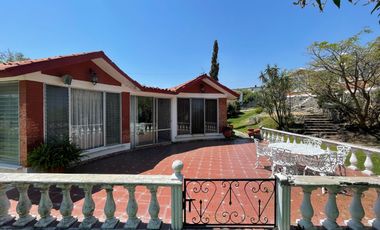 CASA DE UN SOLO NIVEL EN FRACCIONAMIENTO EL PARAJE, JIUTEPEC MORELOS.