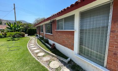 CASA DE UN SOLO NIVEL EN FRACCIONAMIENTO EL PARAJE, JIUTEPEC MORELOS.