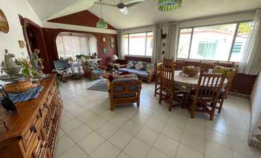 CASA DE UN SOLO NIVEL EN FRACCIONAMIENTO EL PARAJE, JIUTEPEC MORELOS.