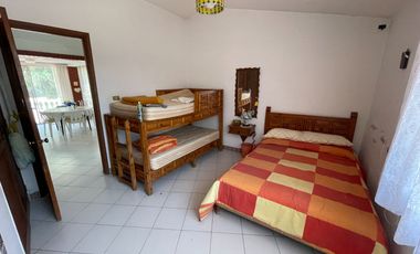 CASA DE UN SOLO NIVEL EN FRACCIONAMIENTO EL PARAJE, JIUTEPEC MORELOS.