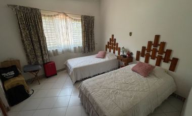 CASA DE UN SOLO NIVEL EN FRACCIONAMIENTO EL PARAJE, JIUTEPEC MORELOS.