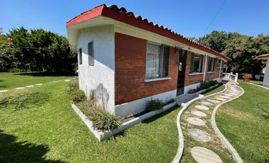 CASA DE UN SOLO NIVEL EN FRACCIONAMIENTO EL PARAJE, JIUTEPEC MORELOS.
