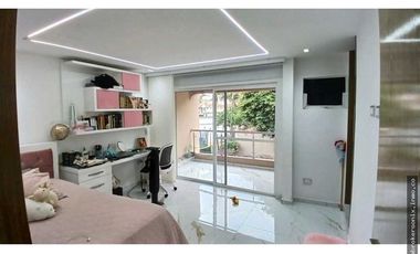 VENDO CASA EN LA HACIENDA DE 3 PISO