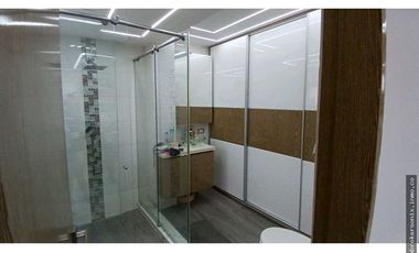 VENDO CASA EN LA HACIENDA DE 3 PISO