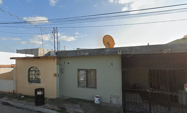 CASA EN VENTA EN LA COLONIA NUEVO AMANECER,EN CD MIGUEL ALEMAN, TAMAULIPAS -SF