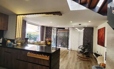 Casa Moderna en Vereda Fagua, Chía: Espacio y Confort en un Entorno en Desarrollo Descubra esta encantadora casa ubicada en la vereda Fagua, Chía , un