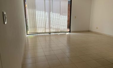 CASA EXCELENTE UBICACION