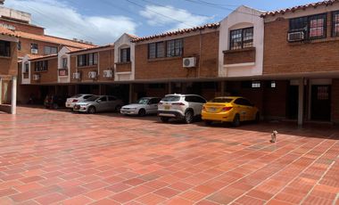 CASA EXCELENTE UBICACION