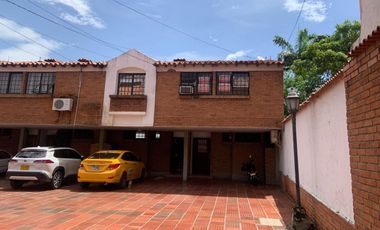 CASA EXCELENTE UBICACION