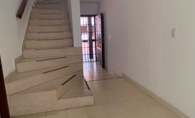 CASA EXCELENTE UBICACION