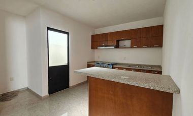 PREVENTA CASA DE DOS NIVELES CÉNTRICA