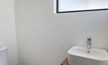 PREVENTA CASA DE DOS NIVELES CÉNTRICA