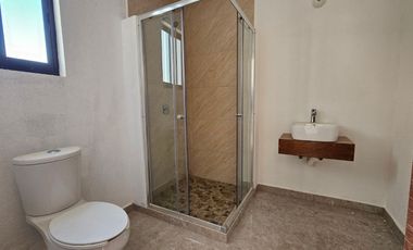 PREVENTA CASA DE DOS NIVELES CÉNTRICA