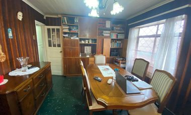 SE VENDE PROPIEDAD DE MATERIAL SOLIDO EN BUEN ESTADO