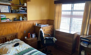 SE VENDE PROPIEDAD DE MATERIAL SOLIDO EN BUEN ESTADO