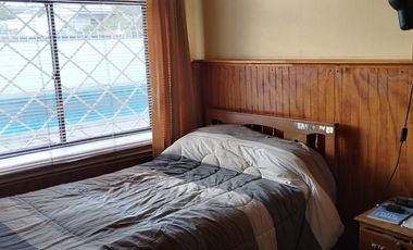 SE VENDE PROPIEDAD DE MATERIAL SOLIDO EN BUEN ESTADO