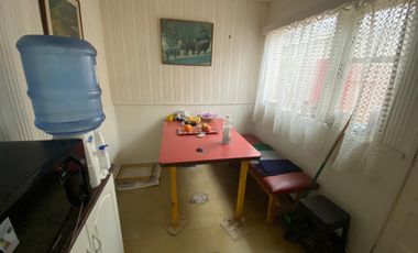 SE VENDE PROPIEDAD DE MATERIAL SOLIDO EN BUEN ESTADO