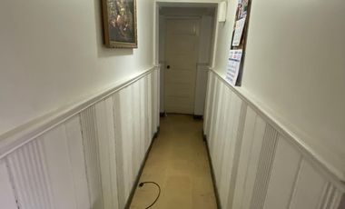 SE VENDE PROPIEDAD DE MATERIAL SOLIDO EN BUEN ESTADO