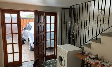 SE VENDE PROPIEDAD DE MATERIAL SOLIDO EN BUEN ESTADO