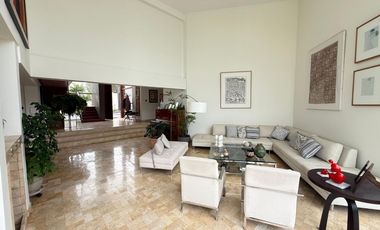 Vendo espaciosa casa con piscina en La Encantada de Villa