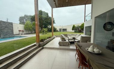 Vendo espaciosa casa con piscina en La Encantada de Villa