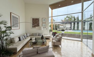 Vendo espaciosa casa con piscina en La Encantada de Villa