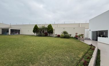 Vendo espaciosa casa con piscina en La Encantada de Villa