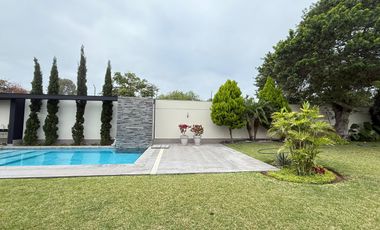 Vendo espaciosa casa con piscina en La Encantada de Villa
