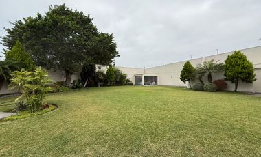 Vendo espaciosa casa con piscina en La Encantada de Villa