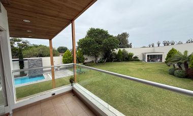 Vendo espaciosa casa con piscina en La Encantada de Villa