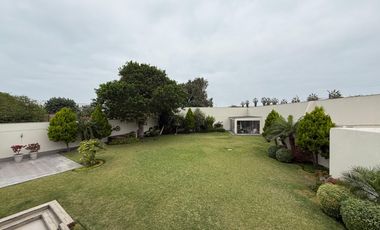 Vendo espaciosa casa con piscina en La Encantada de Villa