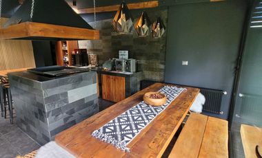 Espectacular casa totalmente remodelada en Barrio Ingles