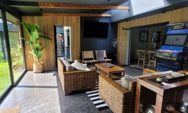 Espectacular casa totalmente remodelada en Barrio Ingles
